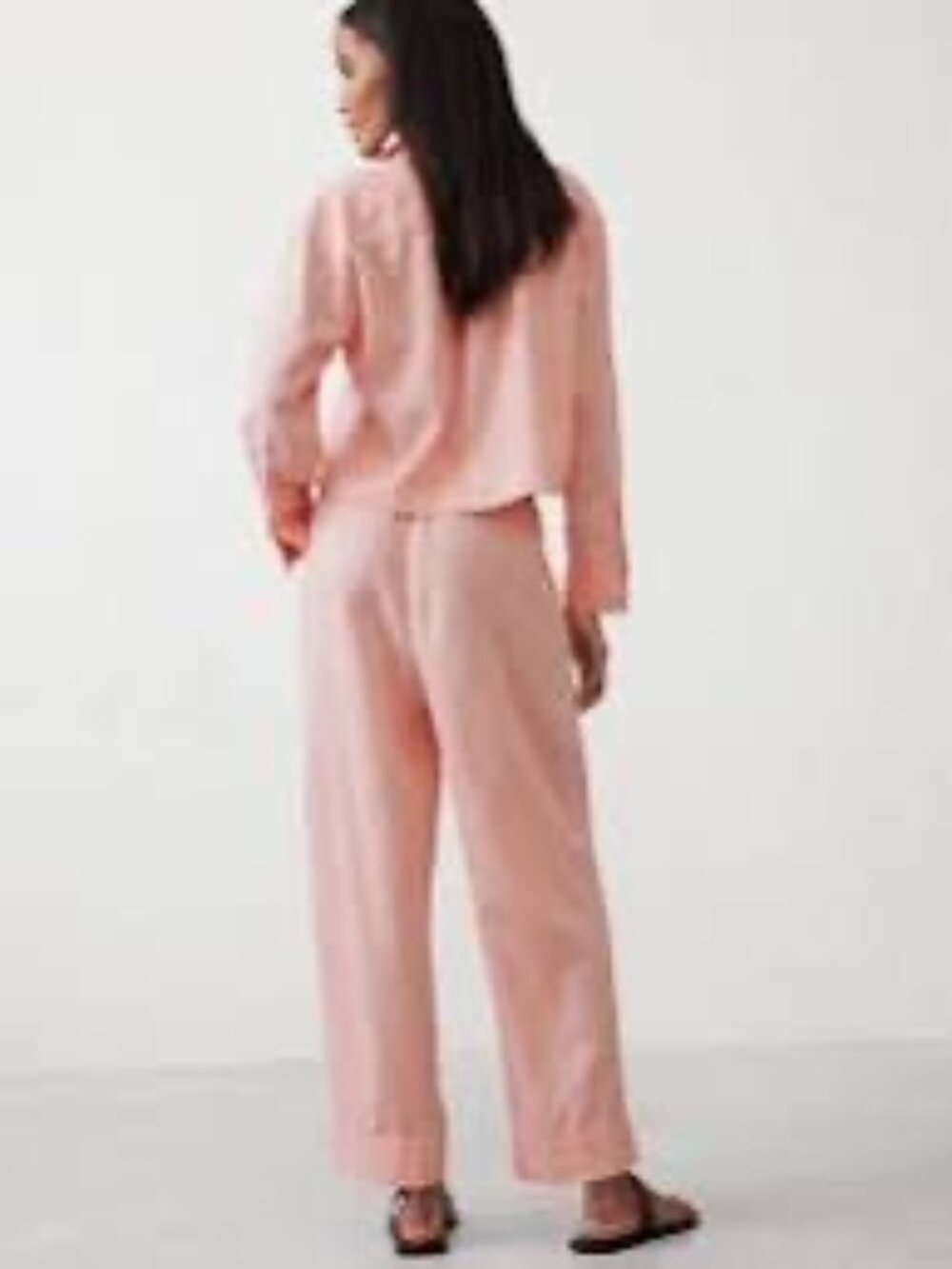 Banana Republic Factory Cropped Linen Pants in Parisian Pink